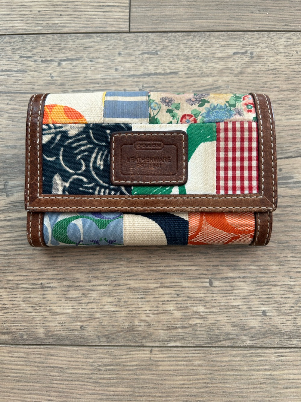 Coach Hamptons Patchwork Purse and Wallet in Multicolor - Picture 2 of 16